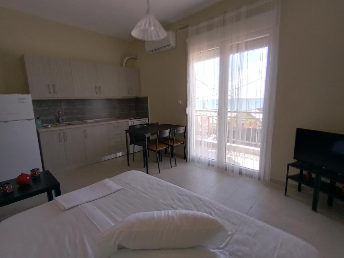 Katerina Apartment Nea Plagia Exteriör bild